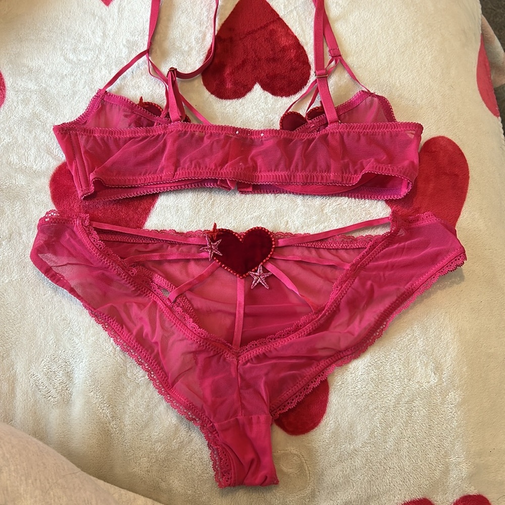 Savage X Fenty valentines Set - Picture 5 of 7